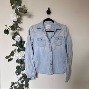 💚 American Eagle Outfitters Button Down Collared Top